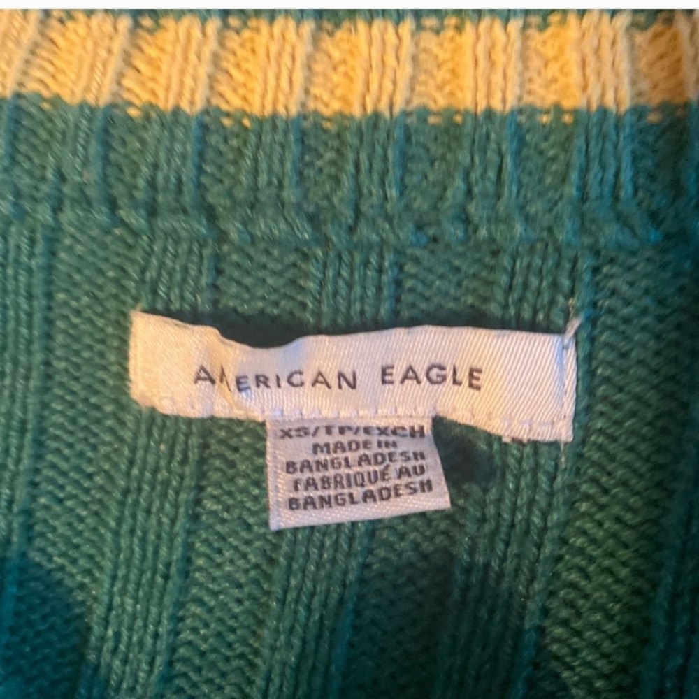 American Eagle AE Women’s Cropped Button Cardigan Size XS Ribbed Preppy - Picture 3 of 3
